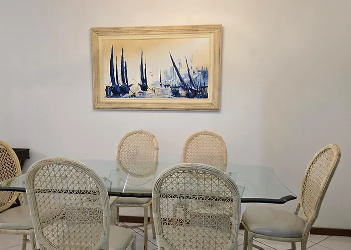 Lindo Apto Itapema Meia Praia Frente Ao Mar, 6 Pessoas, Alto Padrao